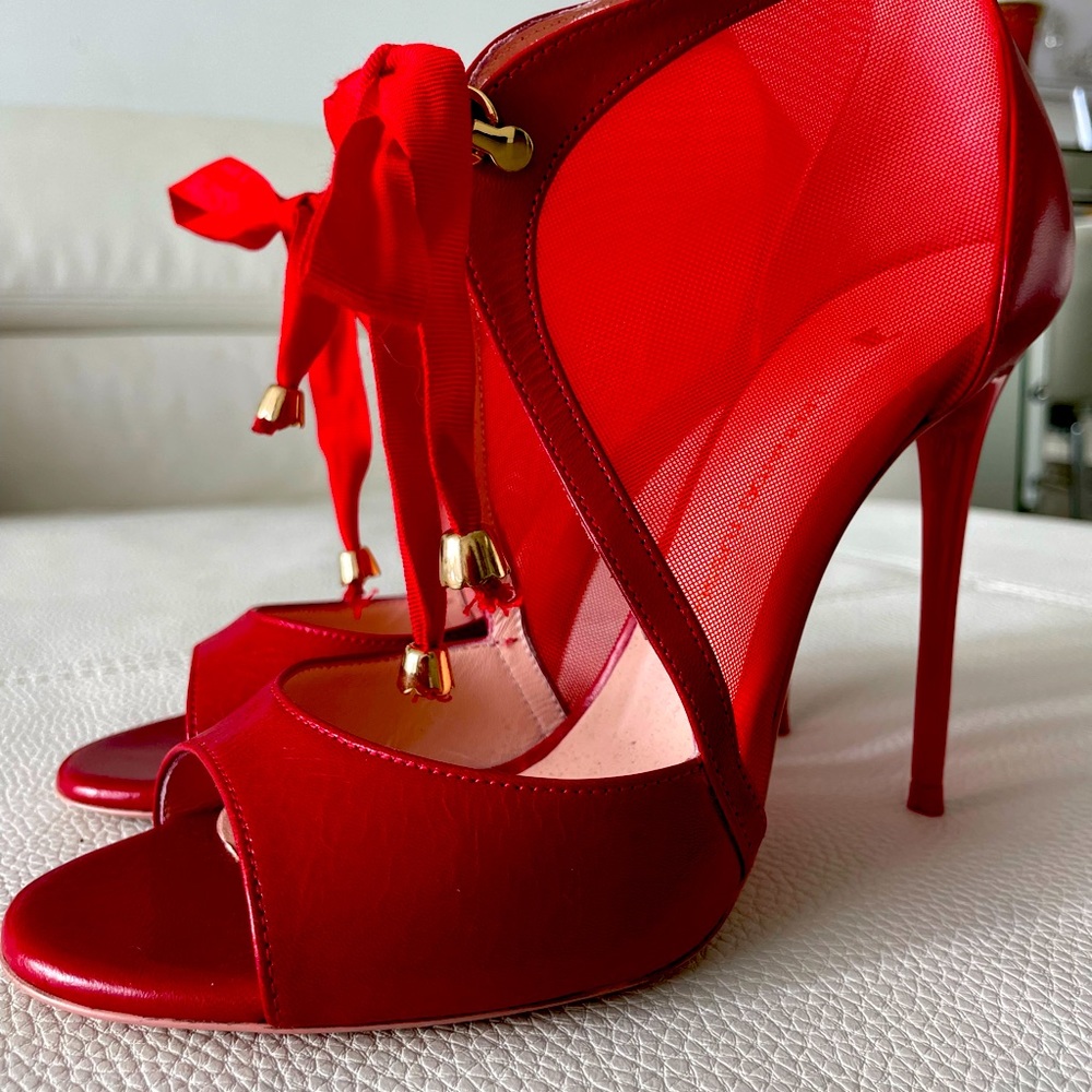 Beautiful red Italian made Leonardo Russo heels.